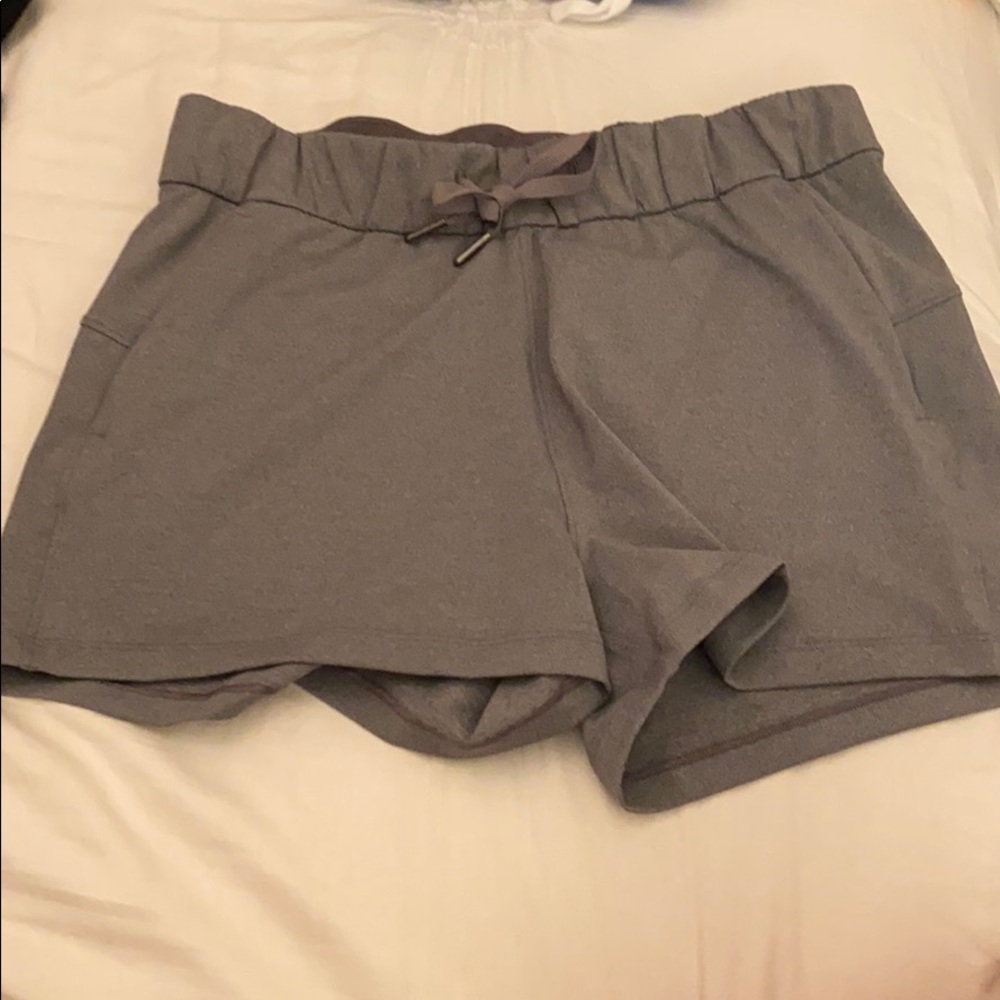 Lululemon On the Fly Short 2.5
